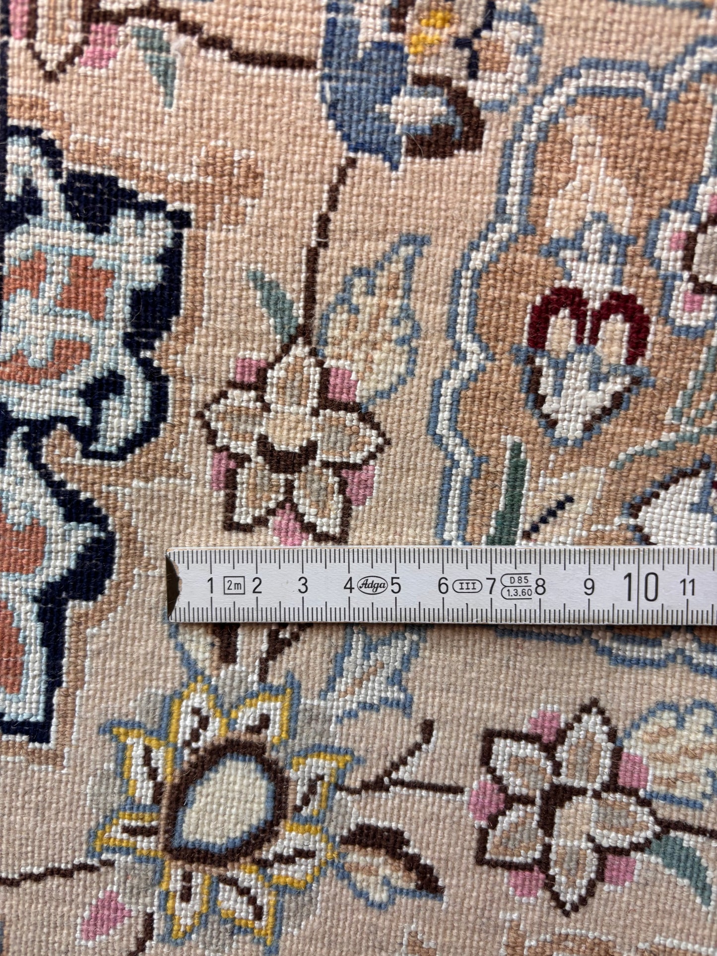 Persian Carpet Nain 9la (Habeibian)