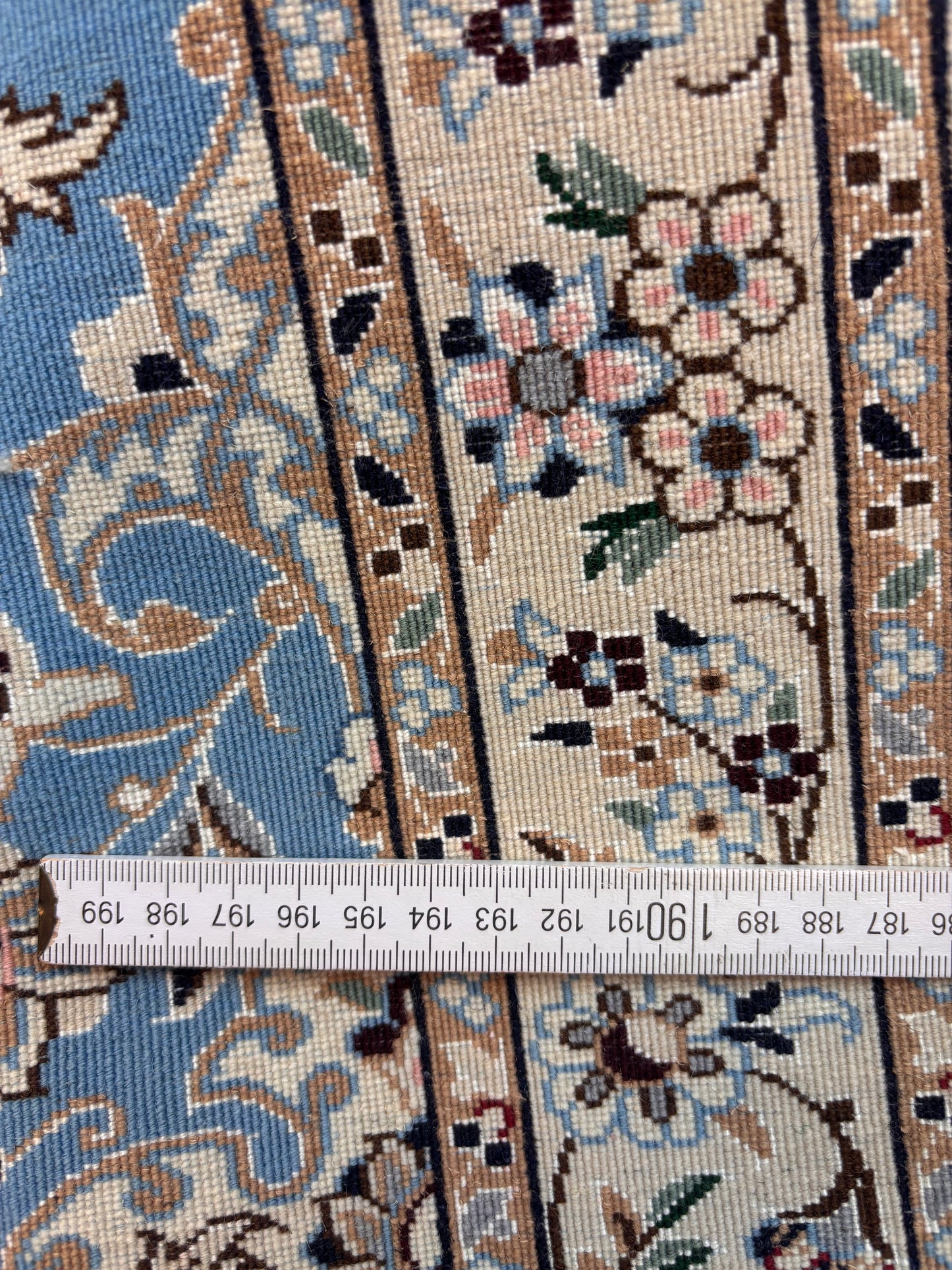 Persian Carpet Nain 6la (Habeibian)