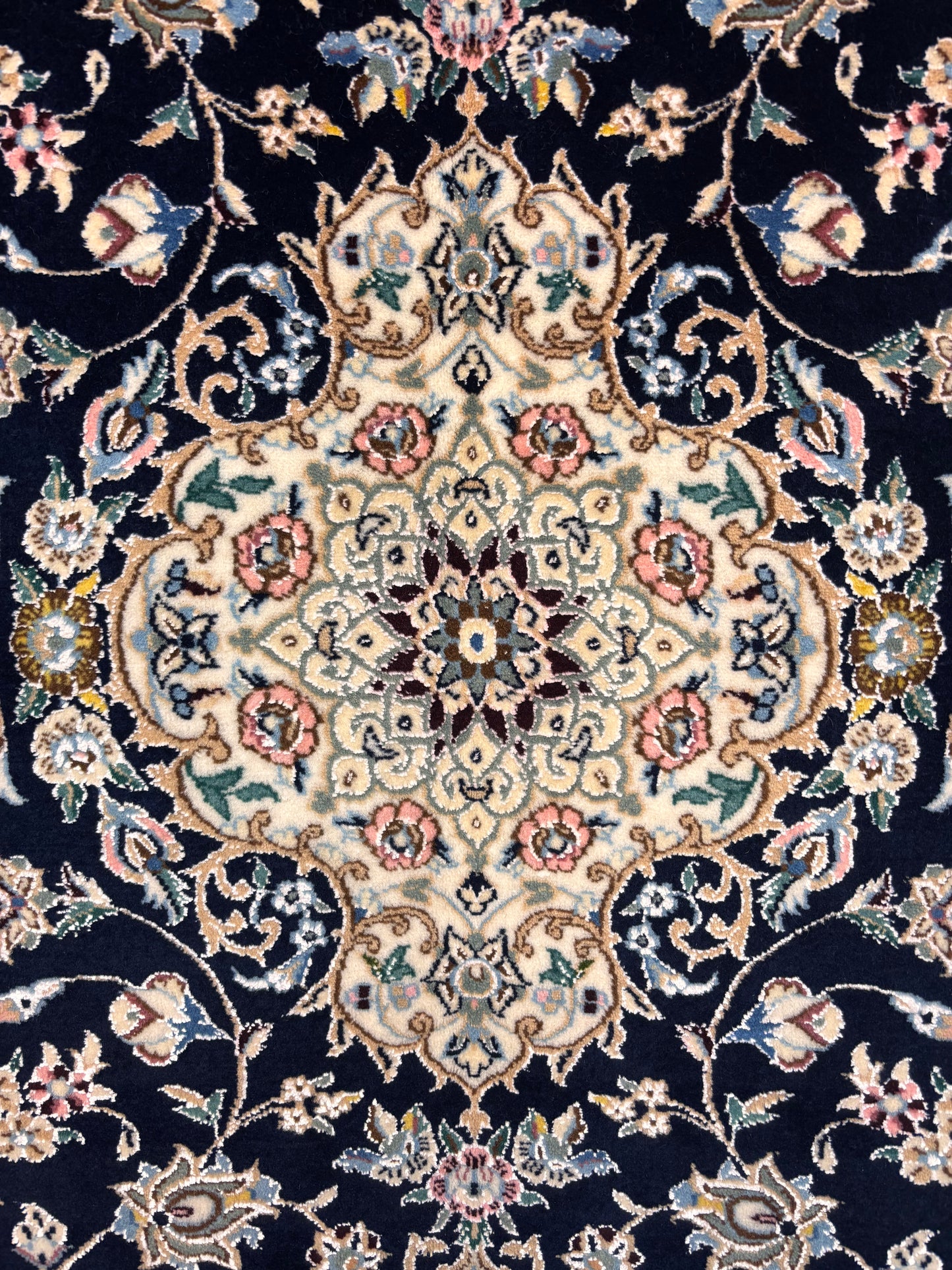 Persian Carpet Nain 6la (Habeibian)