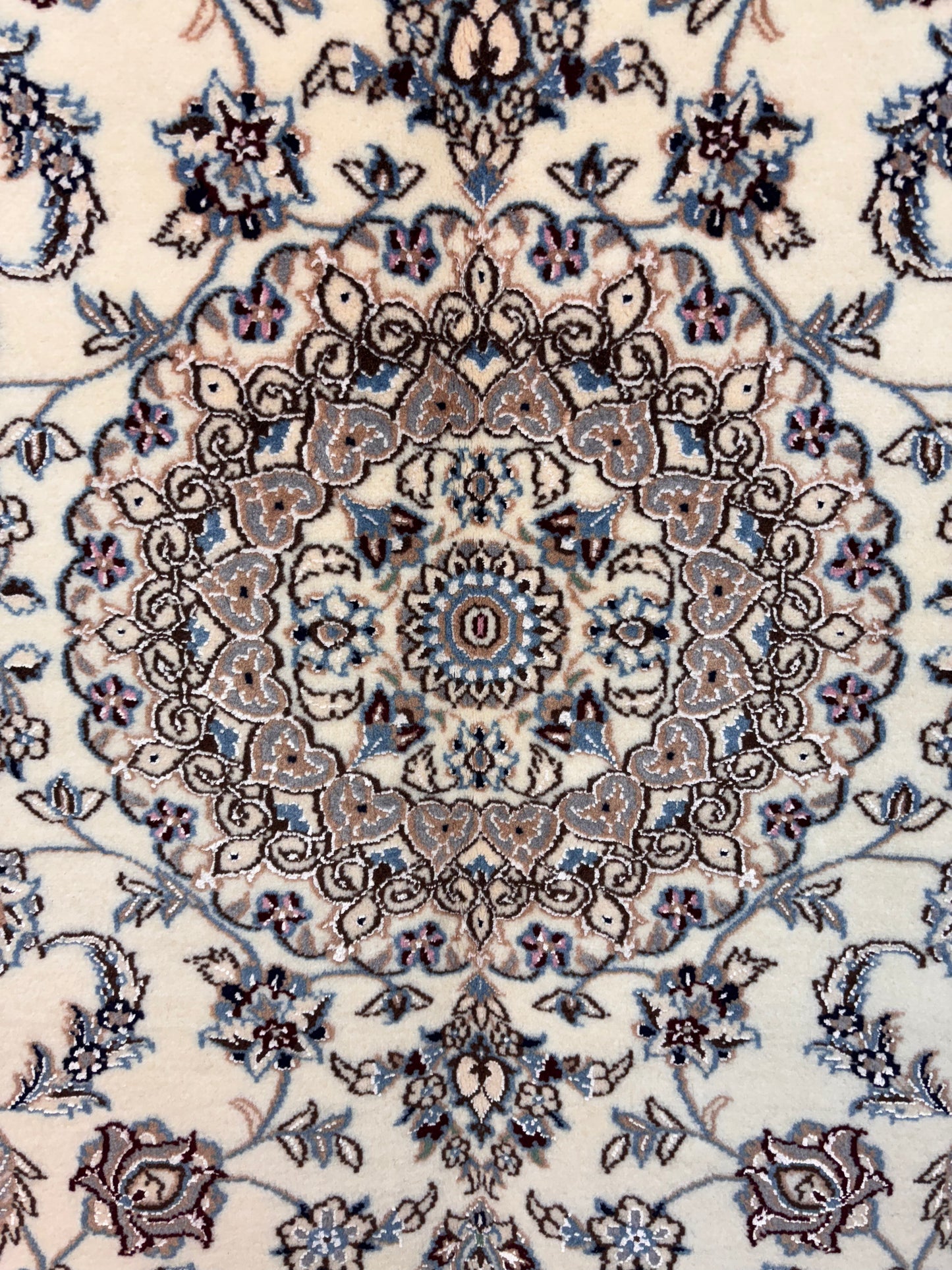 Persian Carpet Nain 9la (Habeibian)