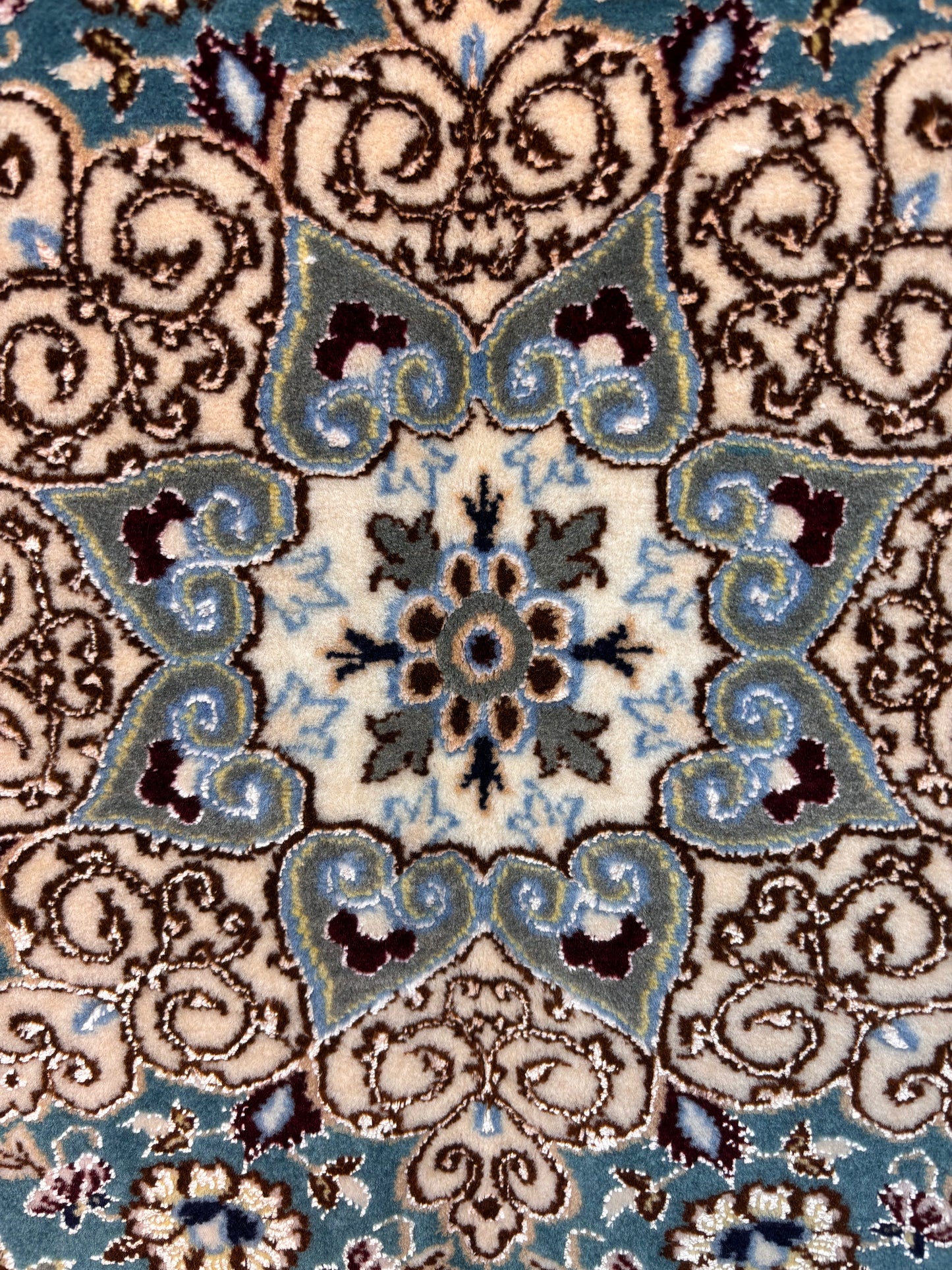 Persian Carpet Nain 6la (Habeibian)